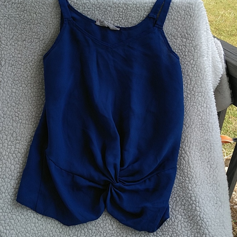 Knotted dressey tank top